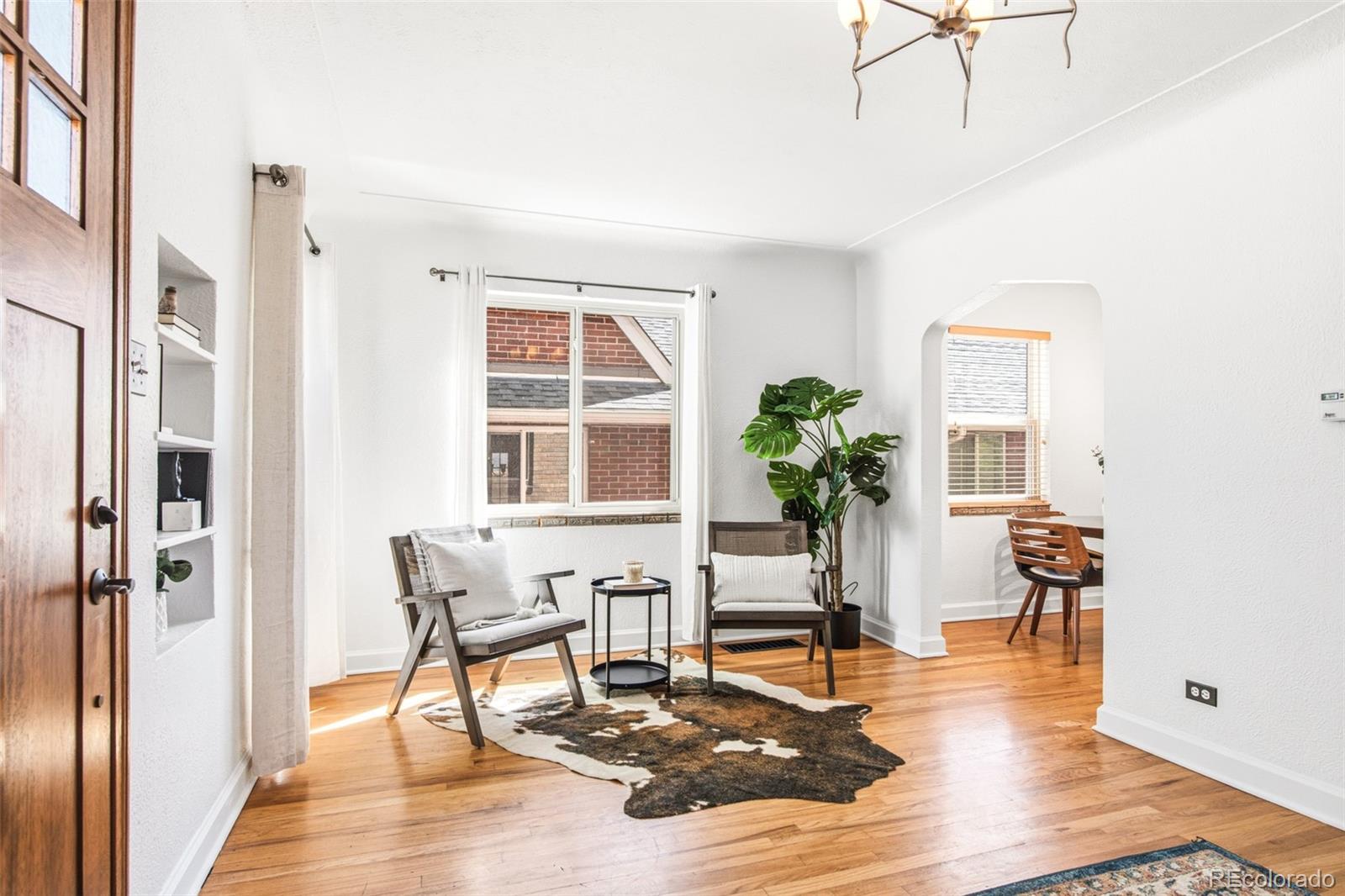 2433 N Irving Street