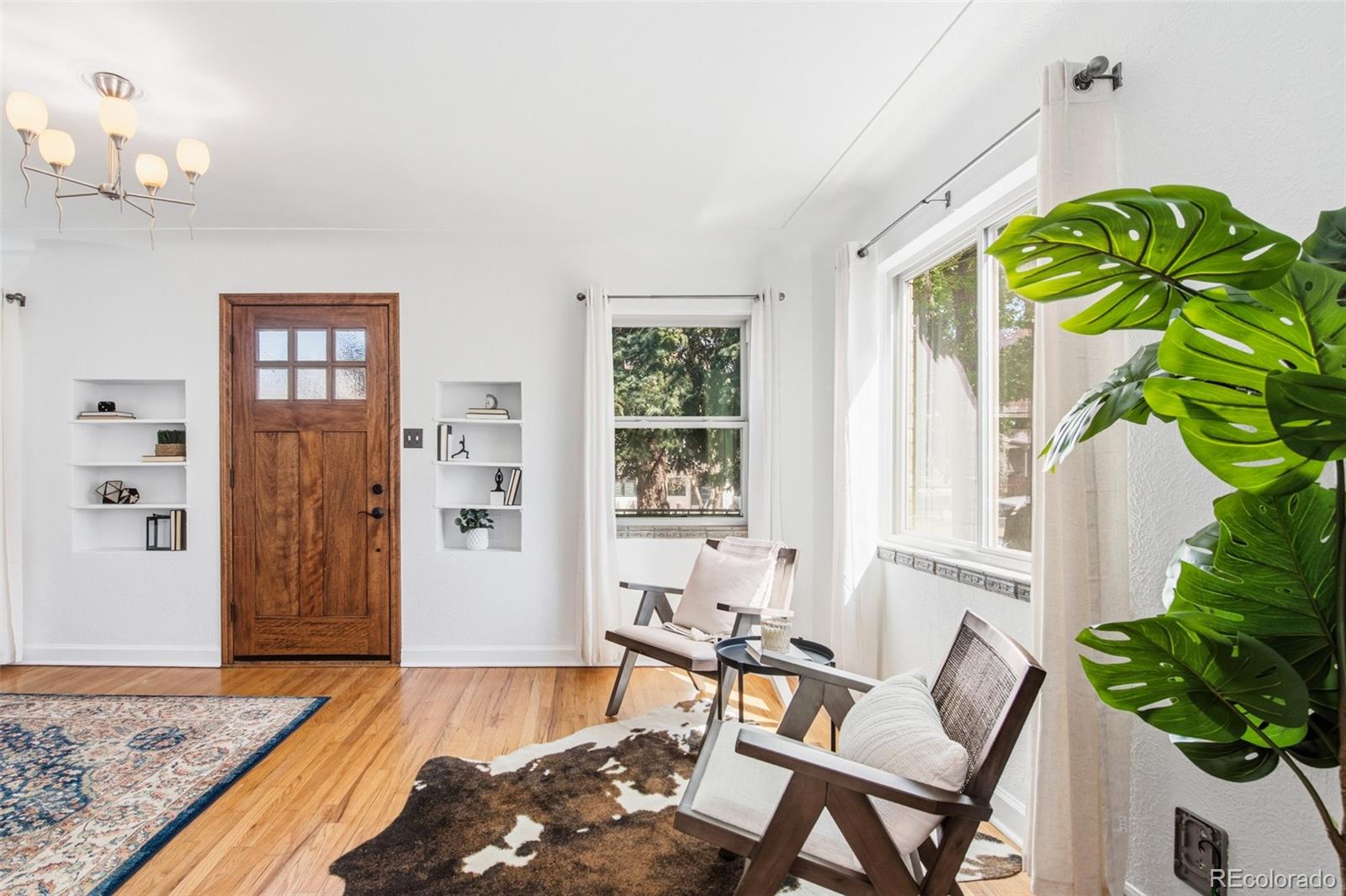 2433 N Irving Street