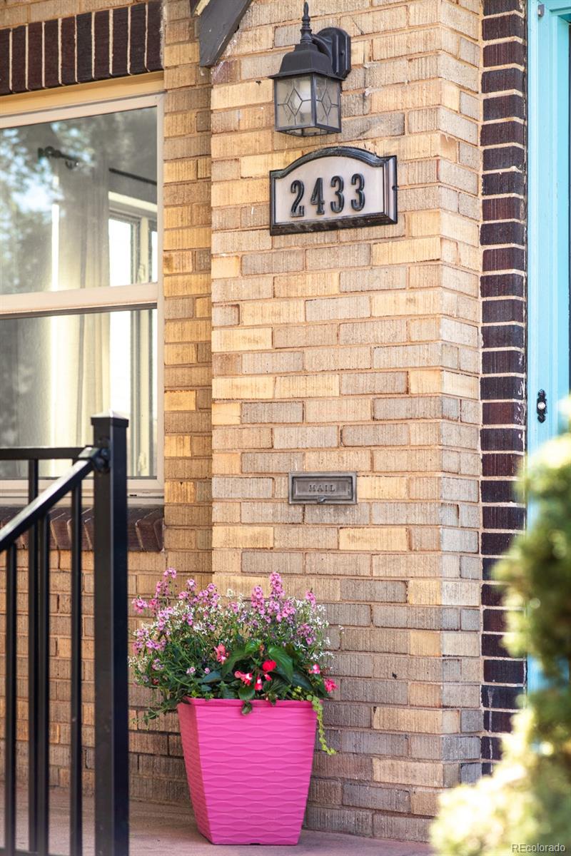 2433 N Irving Street