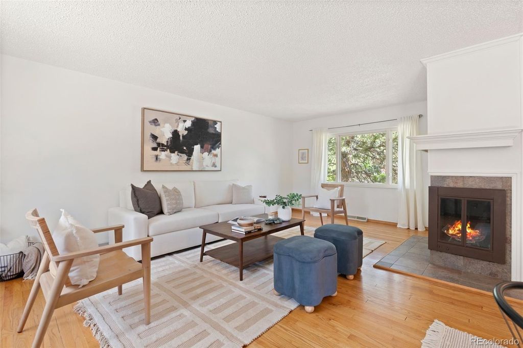 Photo of 951 S Taft Street, Lakewood, CO 80228 (MLS # 9065636)