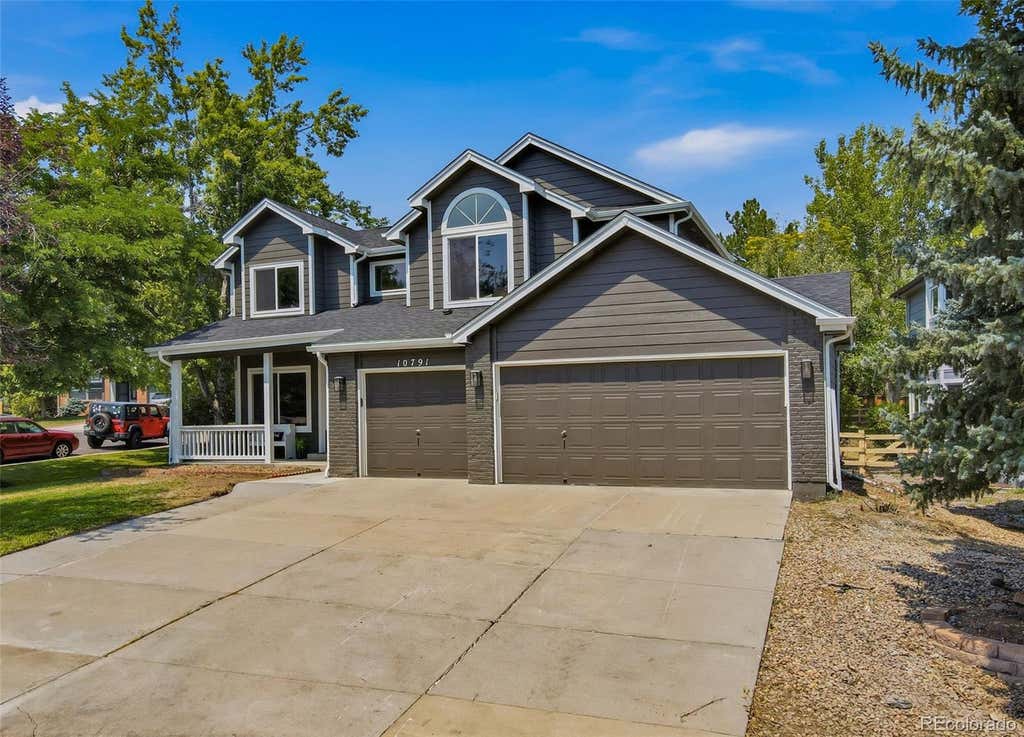Photo of 10791 Trailrider Pass, Littleton, CO 80127 (MLS # 4695861)