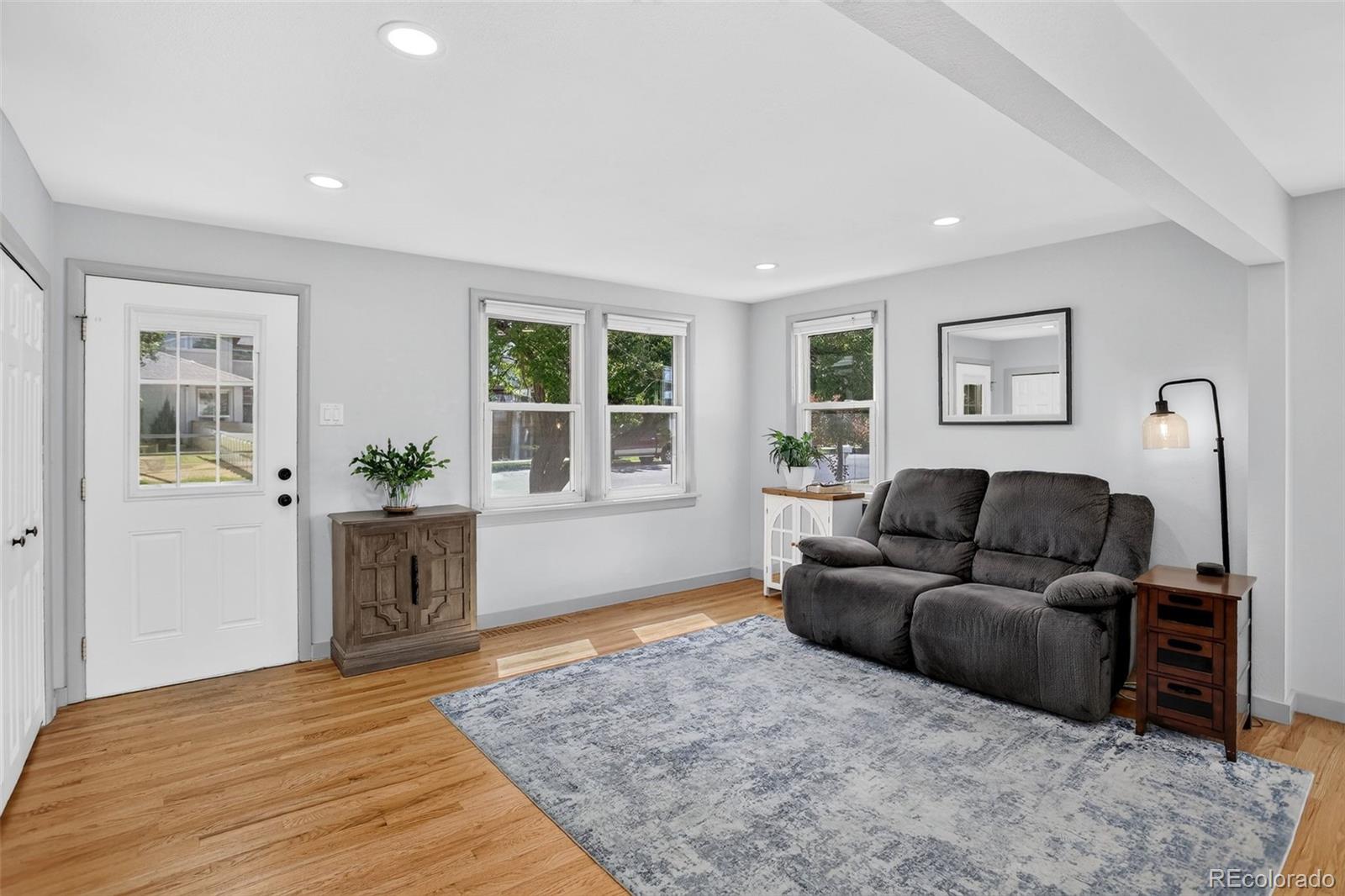 901 S Locust Street