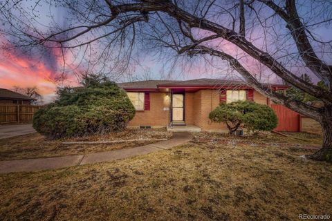 Photo of 6130 W Mississippi Avenue, Lakewood, CO 80226 (MLS # 8418519)