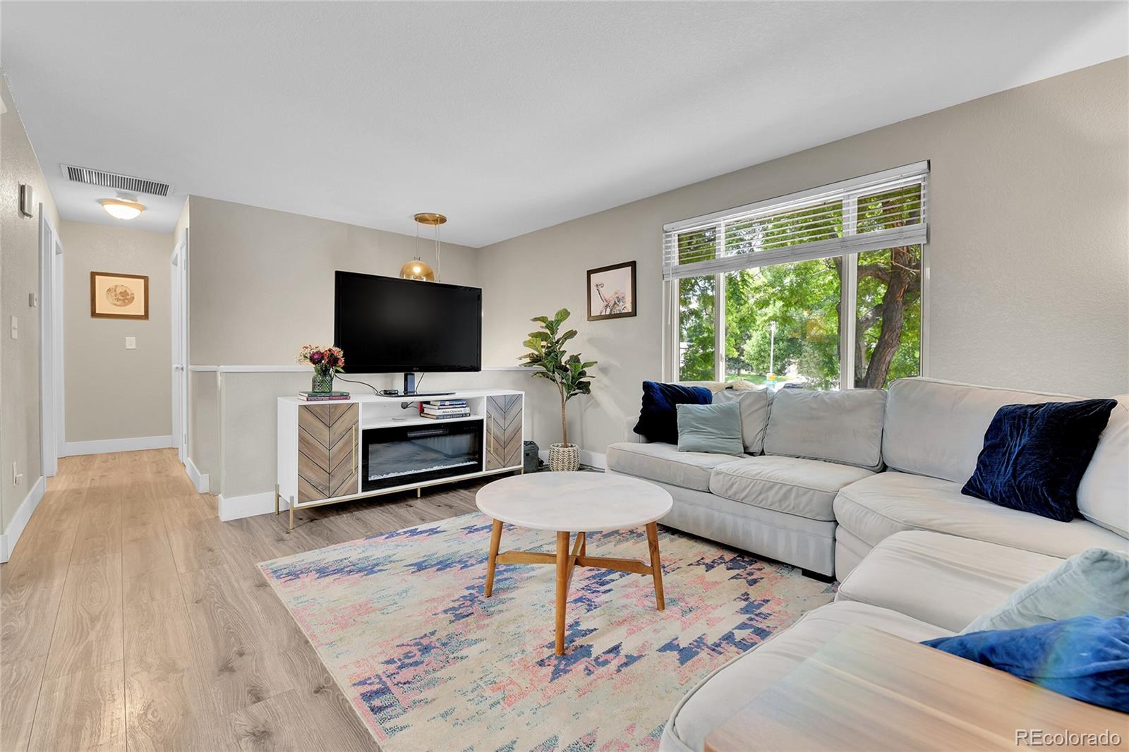1528 S Robb Court
