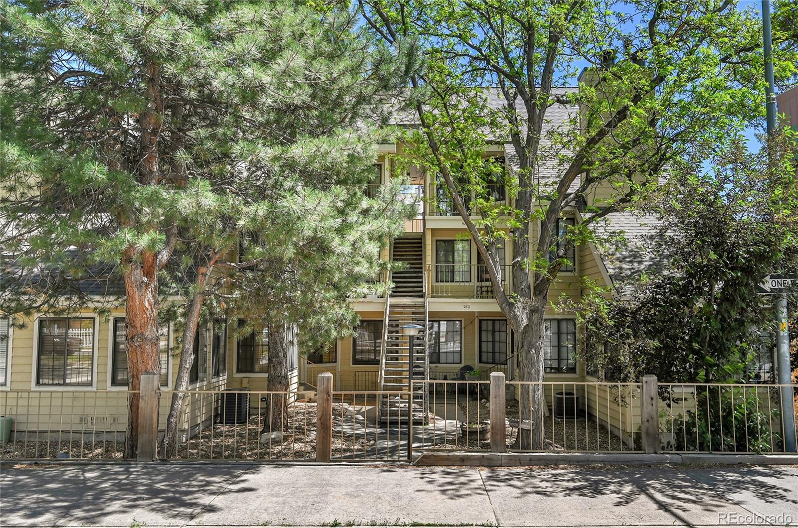 980 S Dahlia Street F