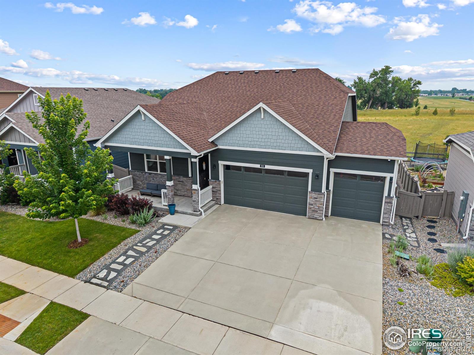 999 Longs Peak Avenue
