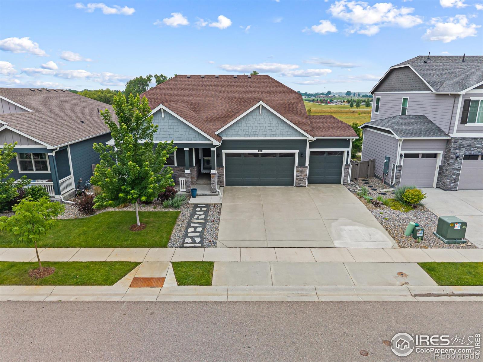 999 Longs Peak Avenue