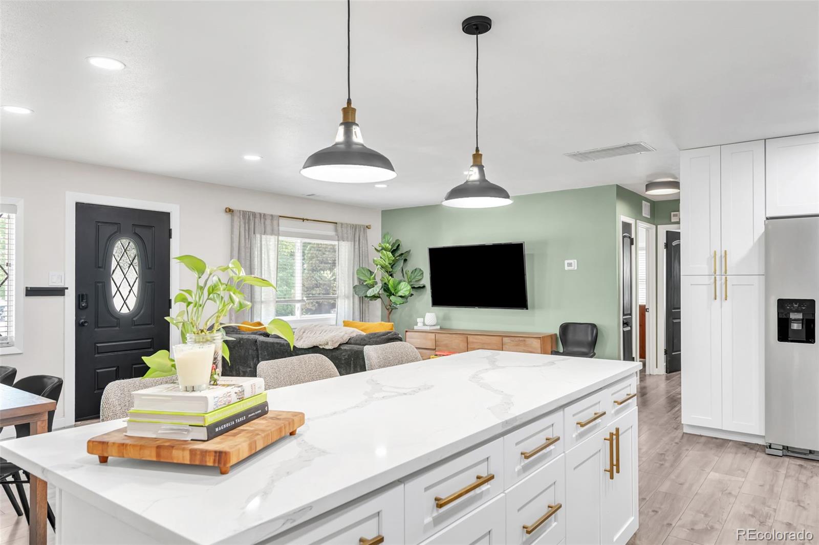 3243 S Fairfax Street