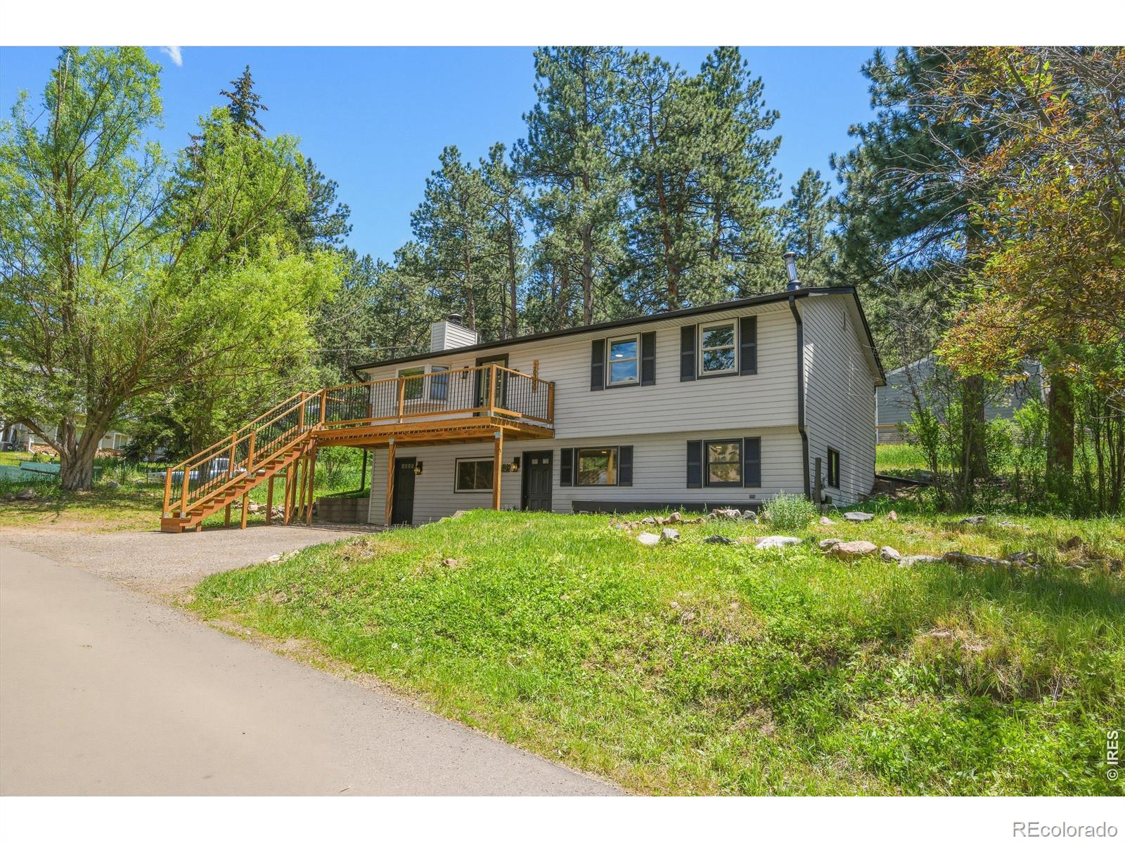 26360 Mowbray Court