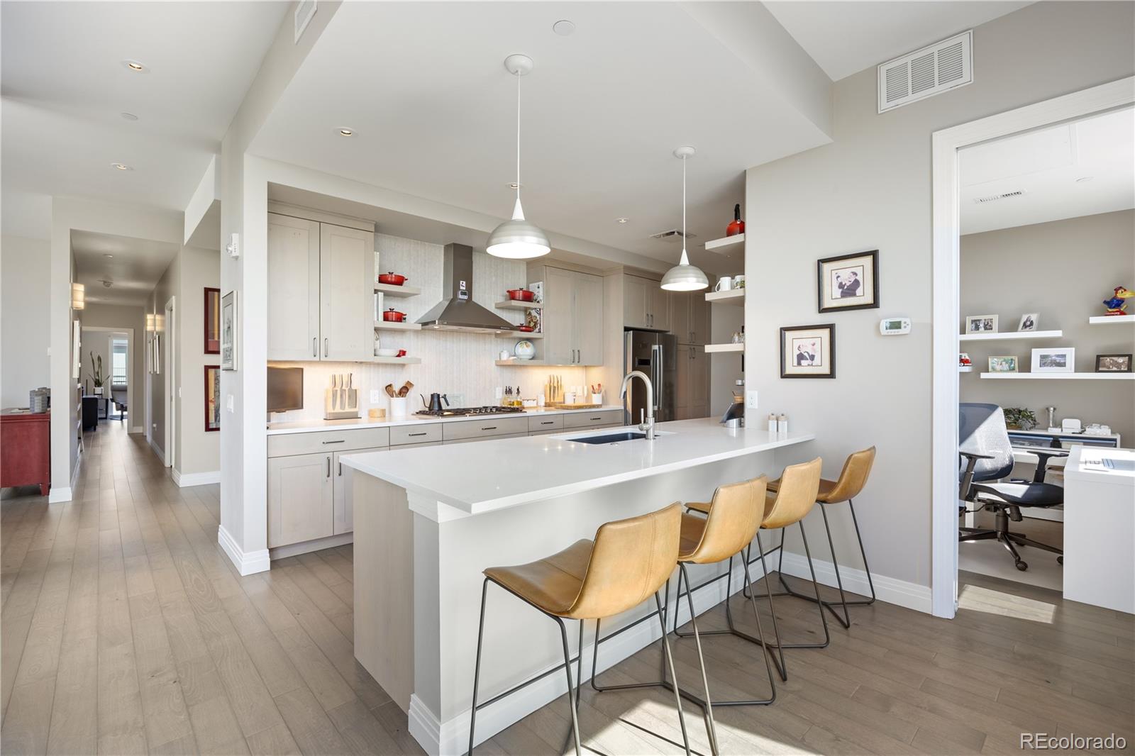 274 S Monroe Street 3000/3A