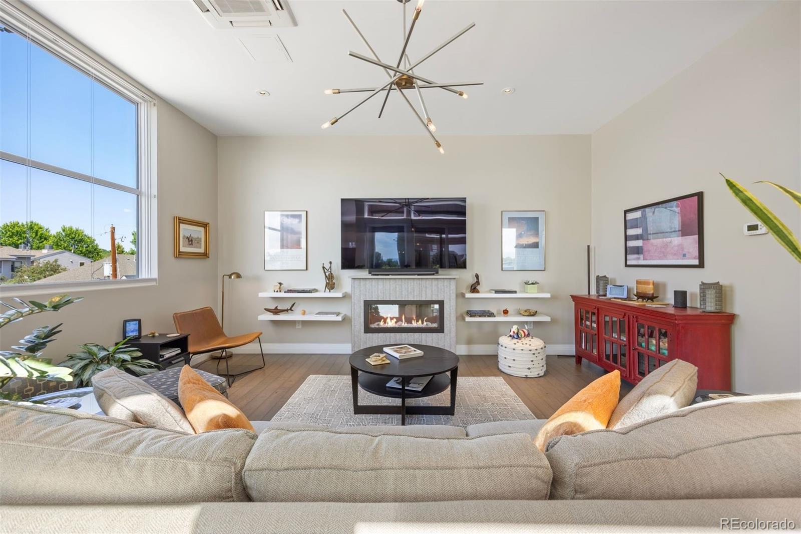 274 S Monroe Street 3000/3A
