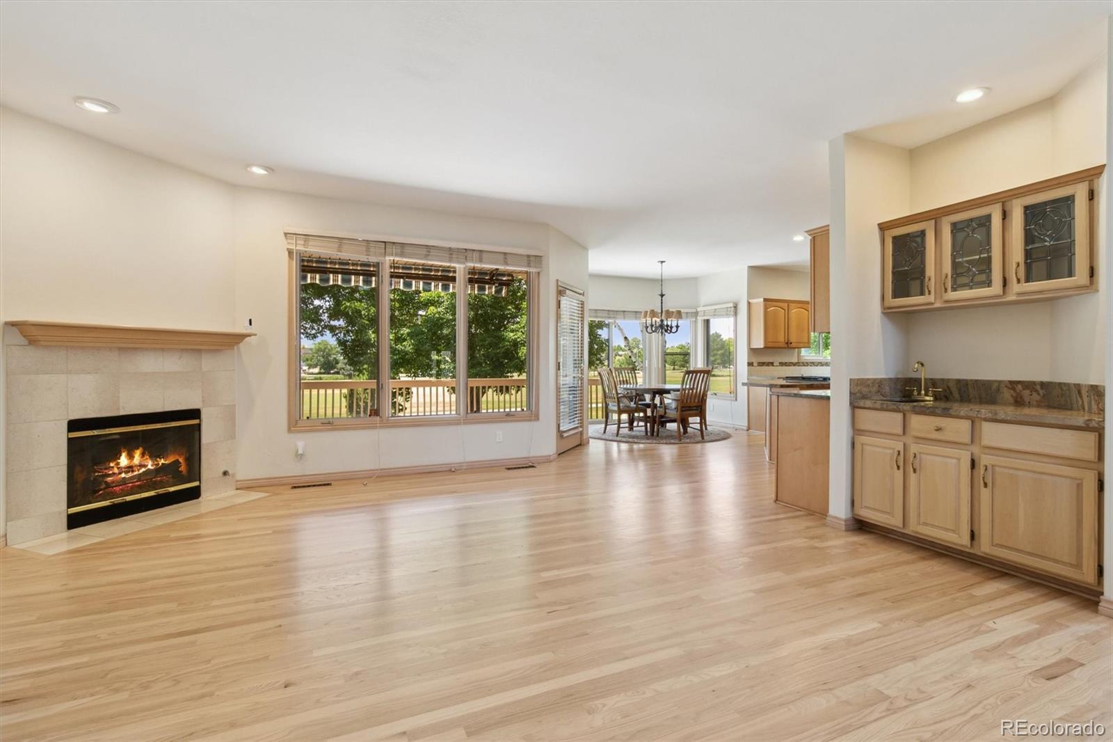 1123 Oakhurst Drive