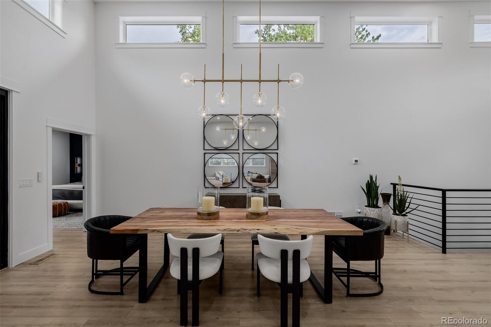 2901 S Bellaire Street