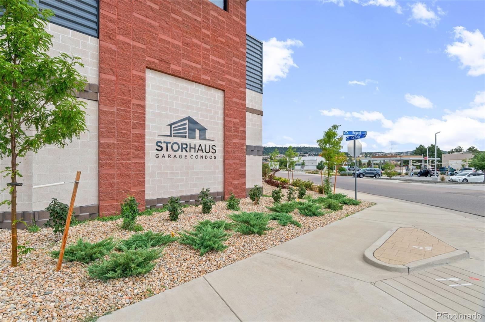 4390 Regent Street C3