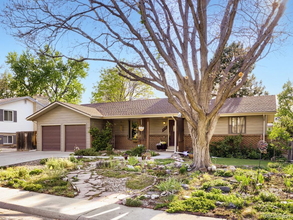 Photo of 2175 S Flower Street, Lakewood, CO 80227 (MLS # 8307810)