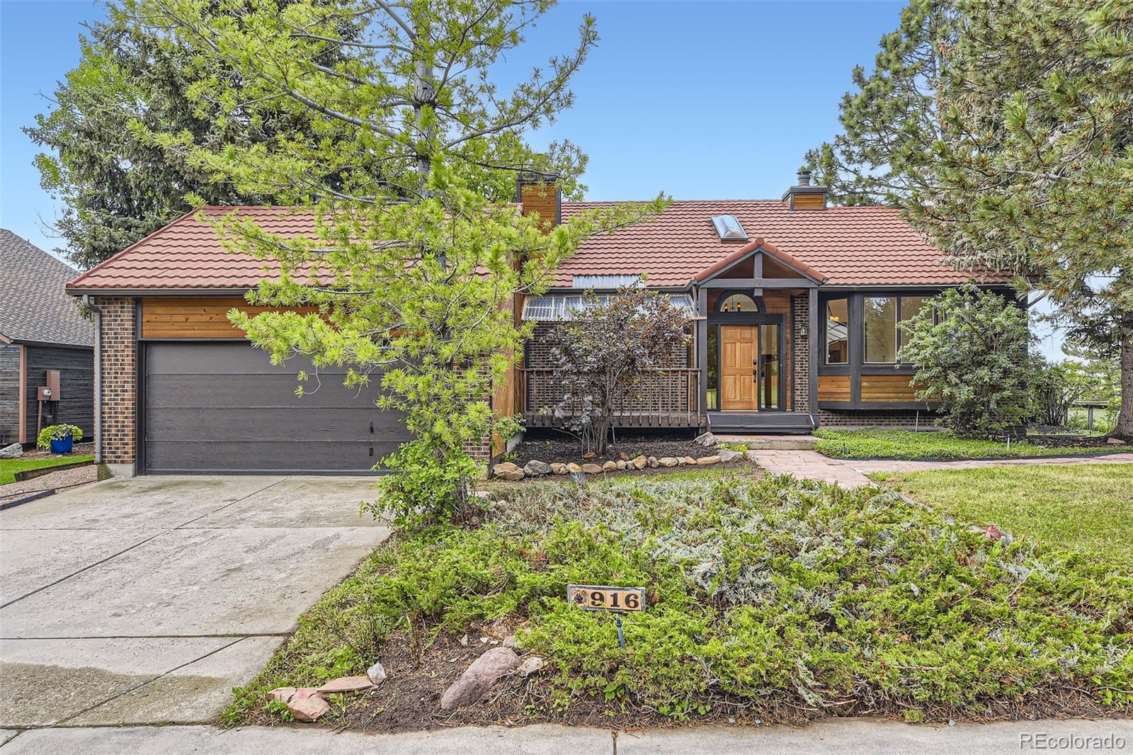 916 W Alder Street