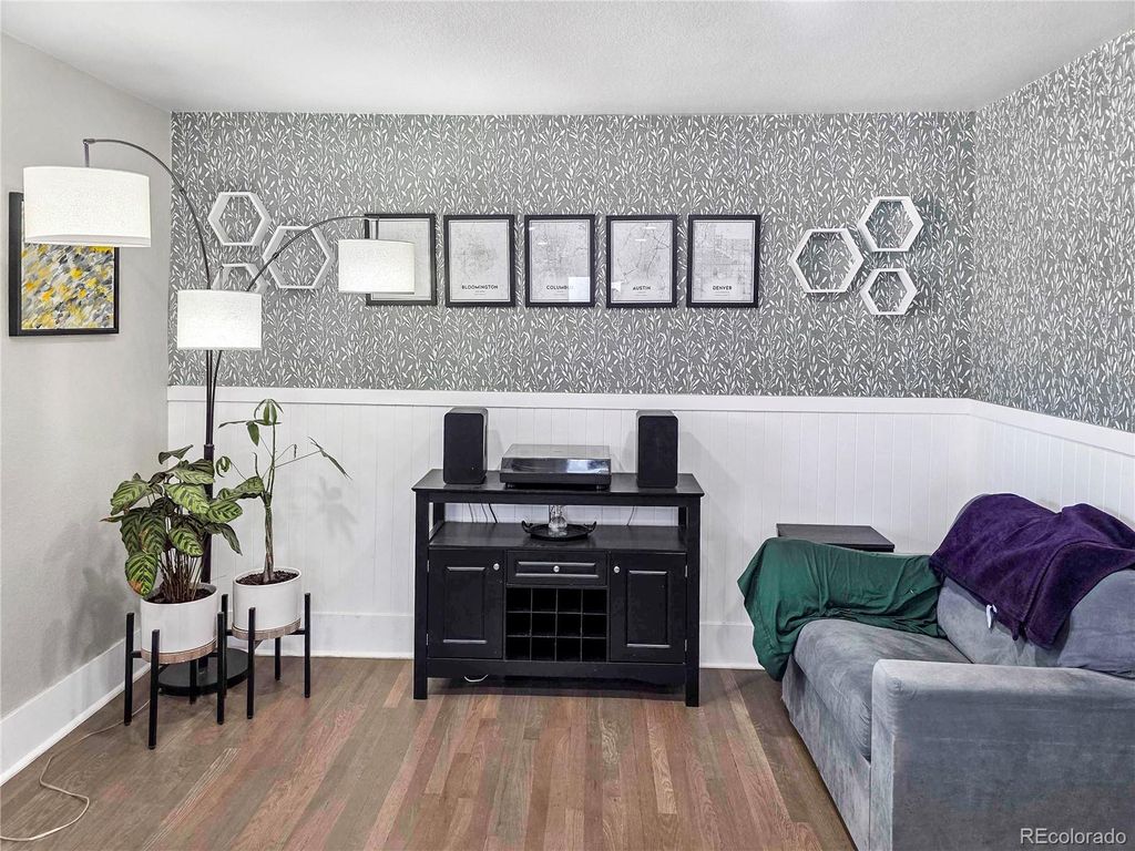 Photo of 5611 S Cedar Street, Littleton, CO 80120 (MLS # 5169344)