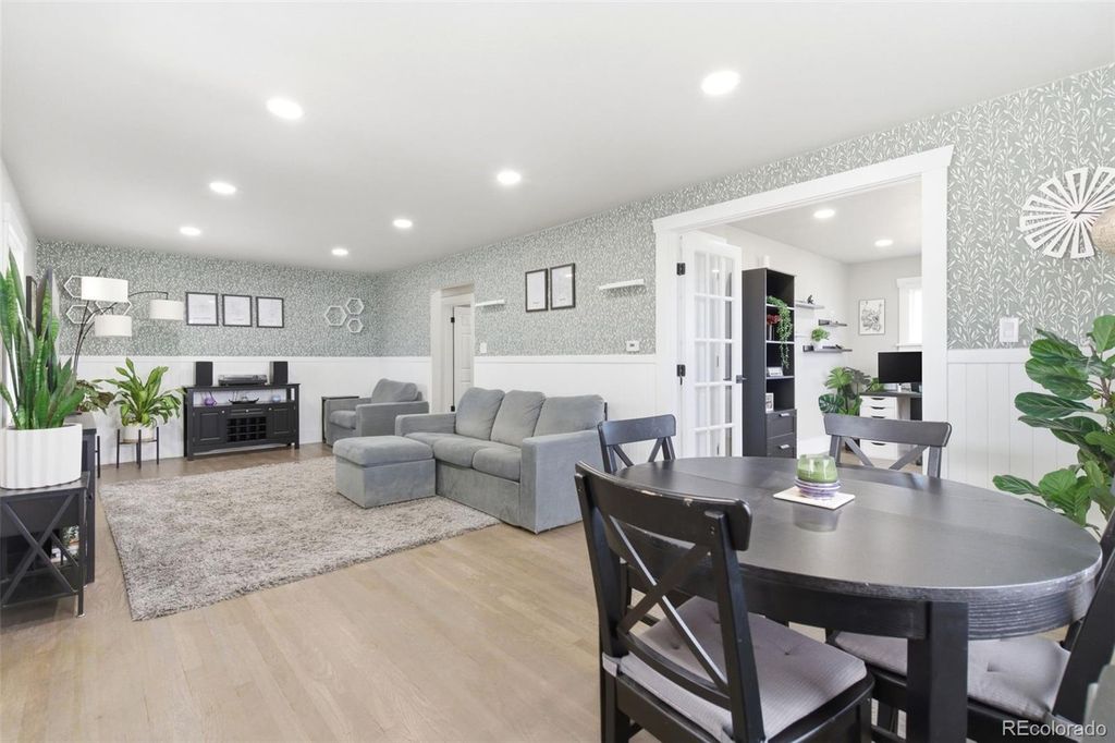 Photo of 5611 S Cedar Street, Littleton, CO 80120 (MLS # 5169344)