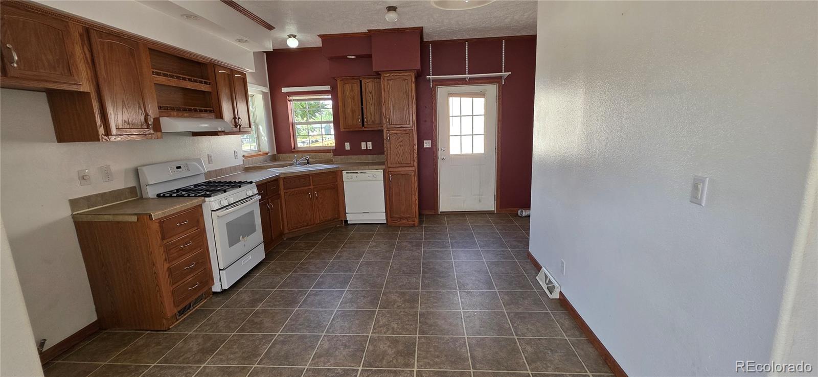 146 N 10th Avenue