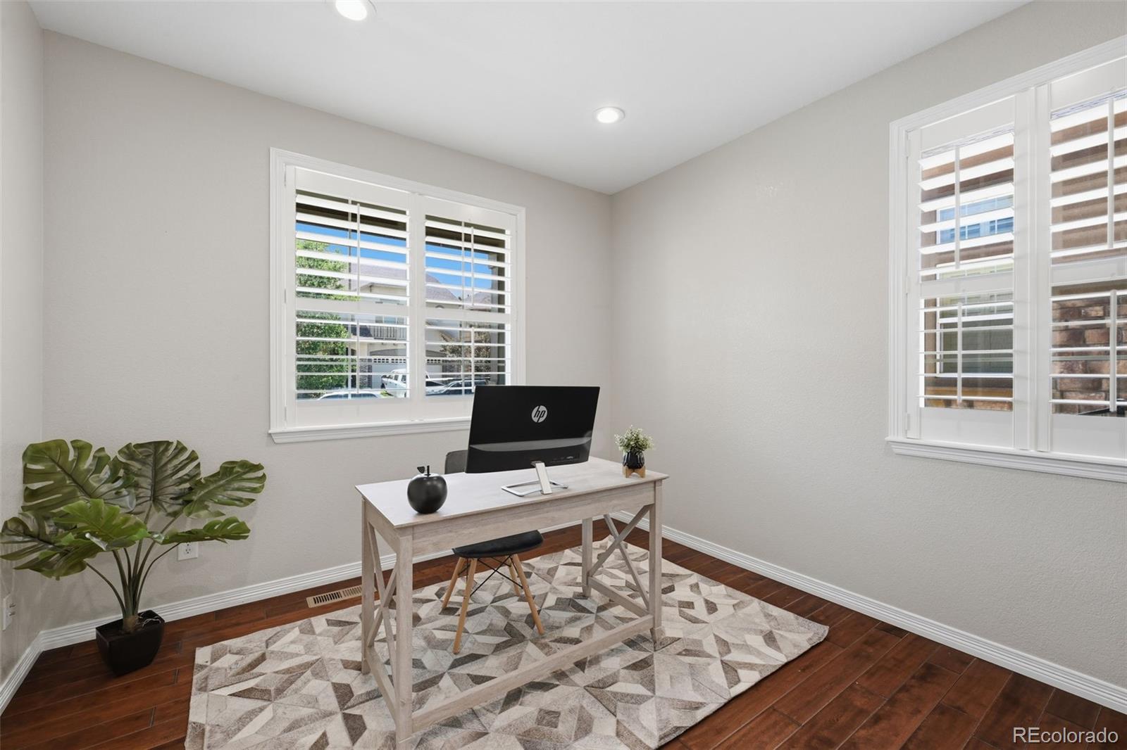 10914 Valleybrook Circle