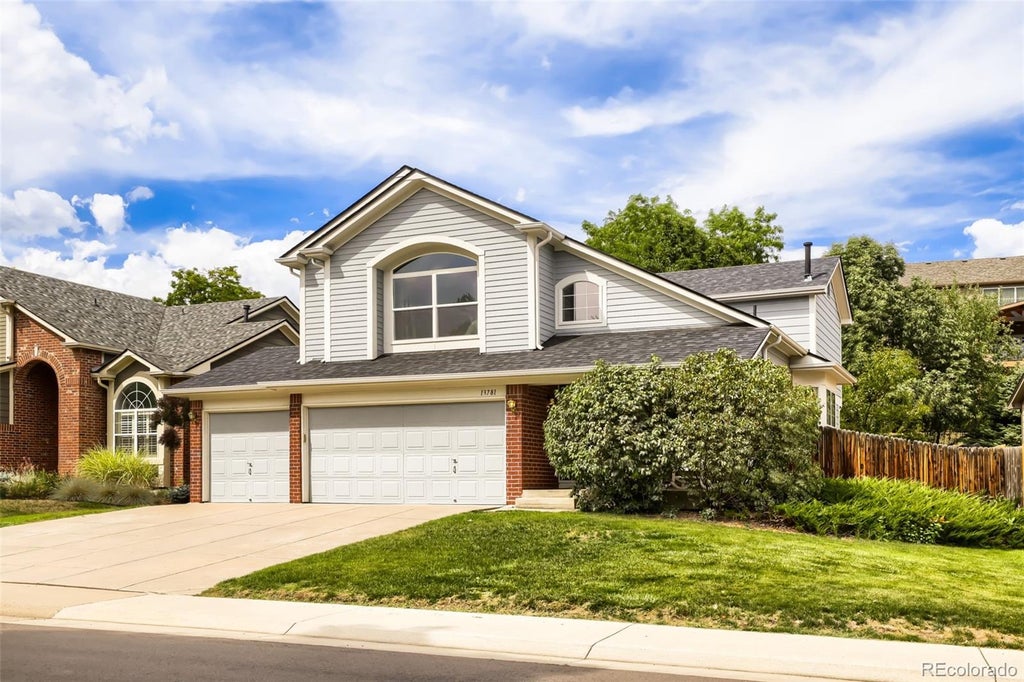 Photo of 13781 W Amherst Way, Lakewood, CO 80228 (MLS # 9763326)