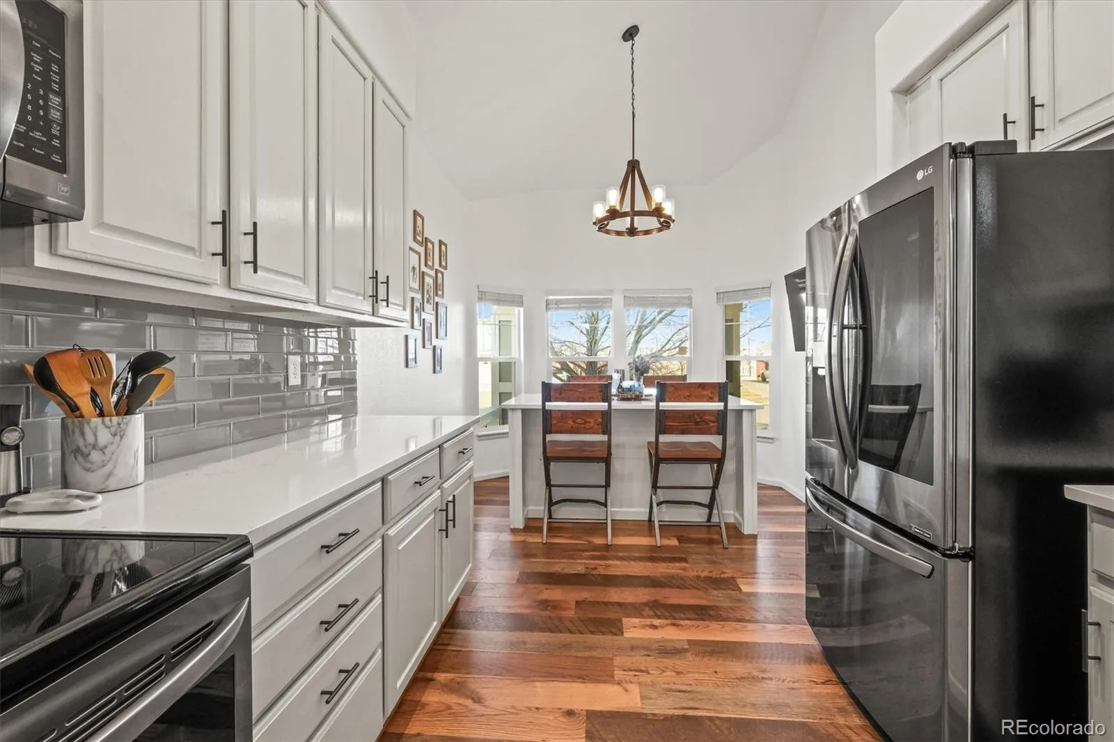 Aurora, Colorado 80016, United States, 5 Bedrooms Bedrooms, ,4 BathroomsBathrooms,Residential,Pending,80420