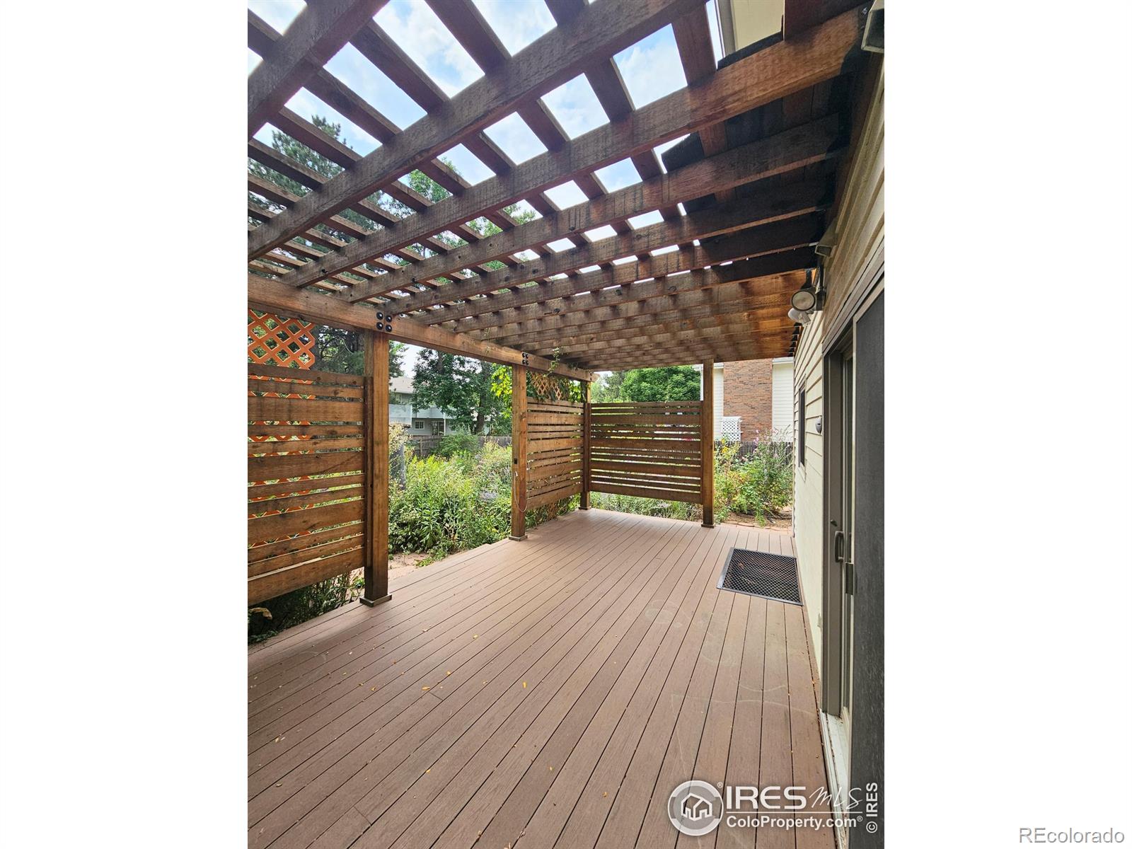1125 Oakmont Court