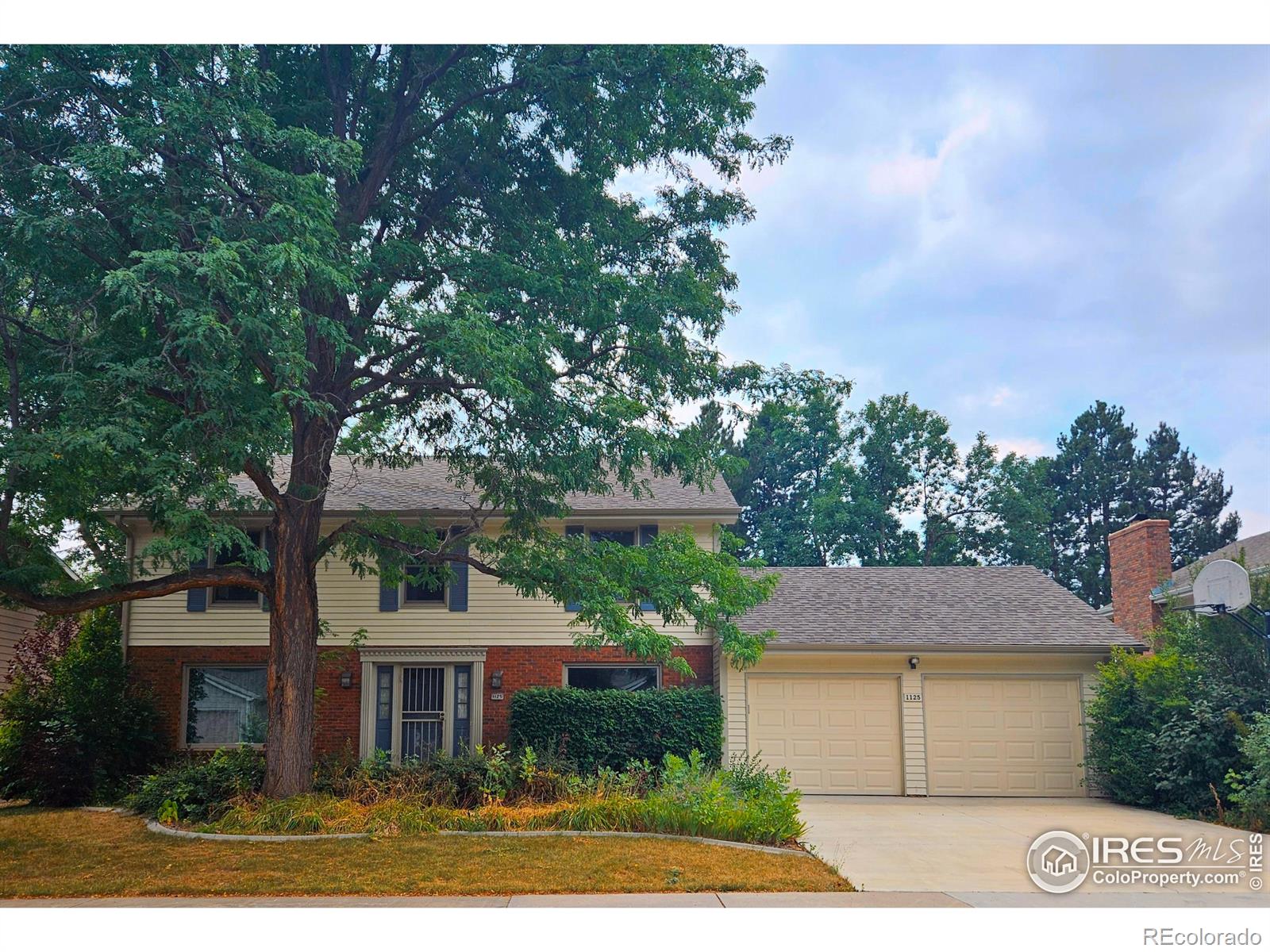 1125 Oakmont Court