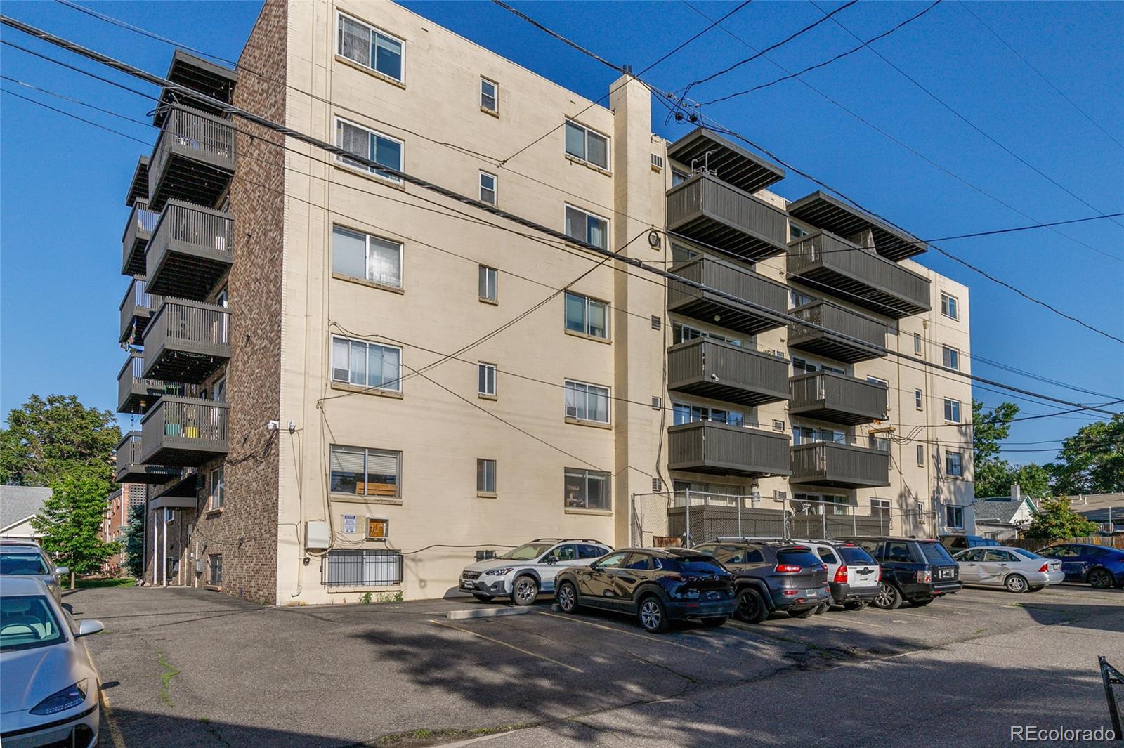 65 N Clarkson Street 304
