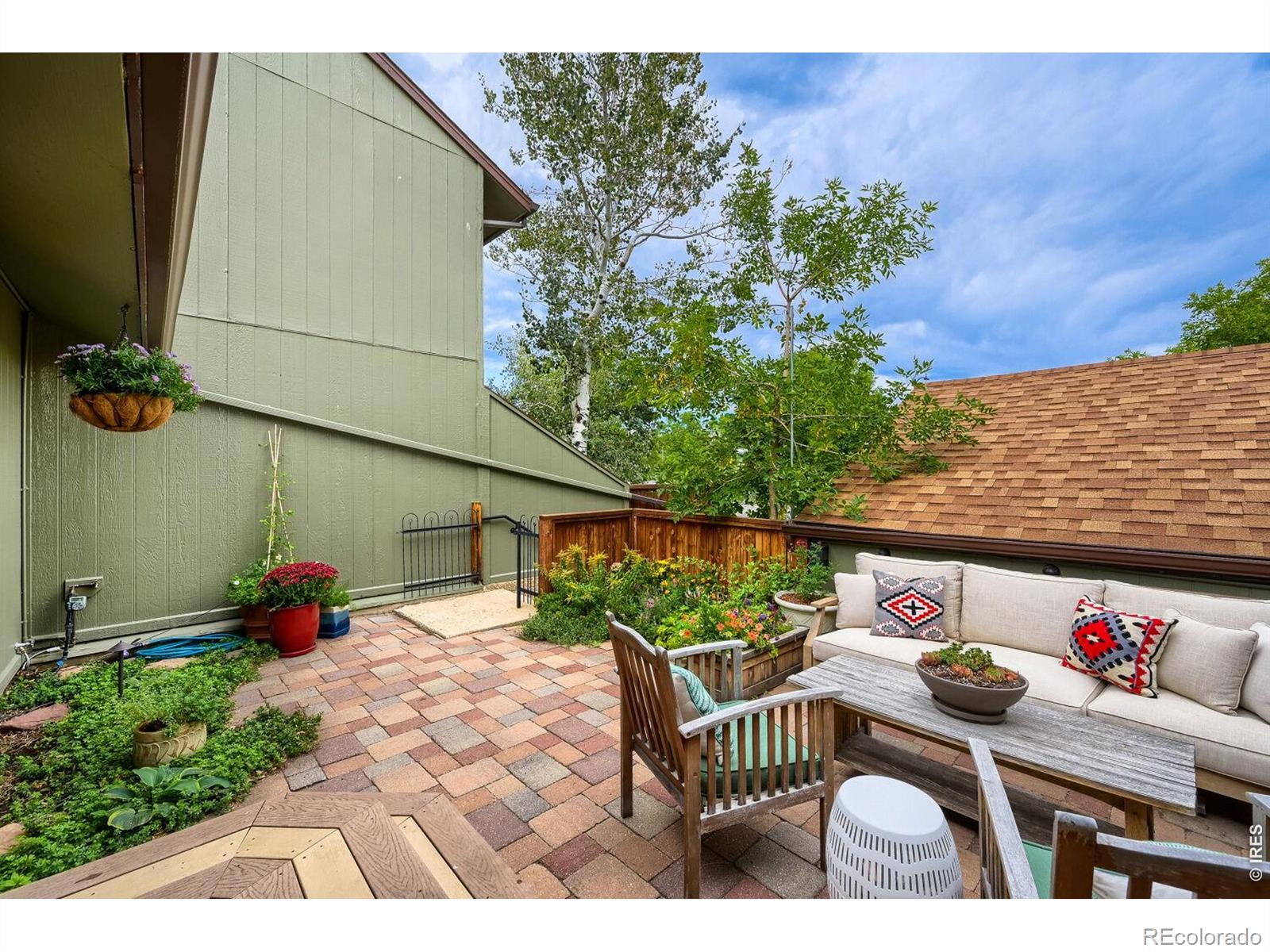 4176 Greenbriar Boulevard