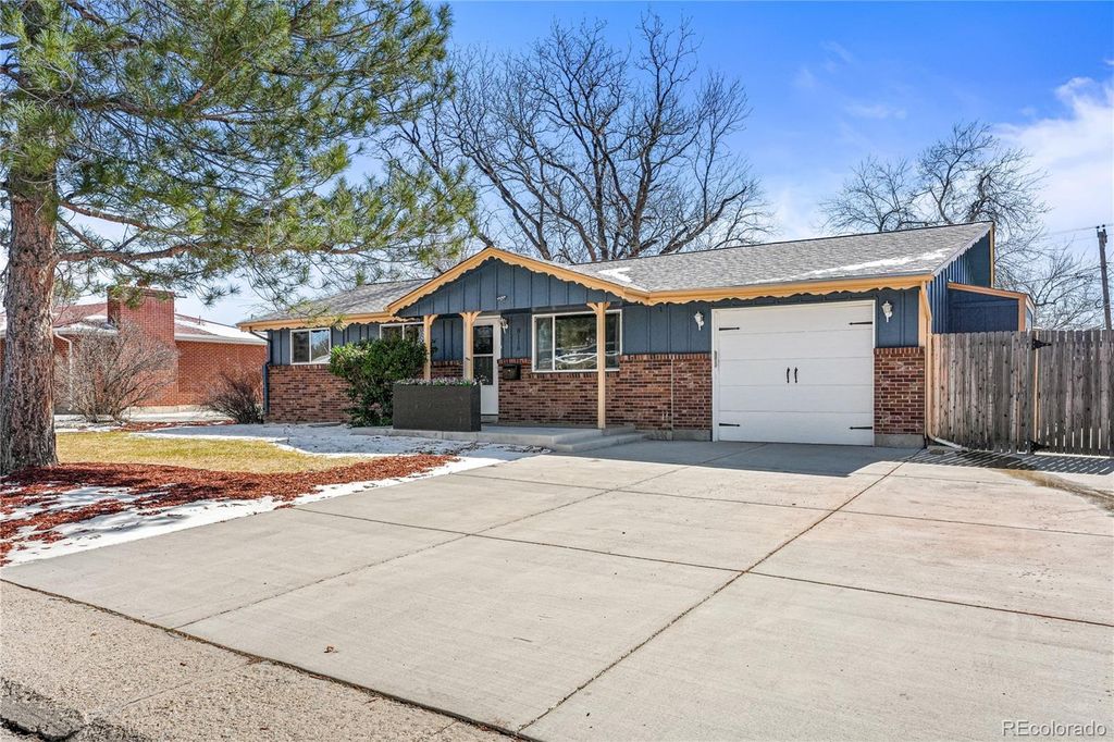 Photo of 8118 Benton Way, Arvada, CO 80003 (MLS # 4394606)