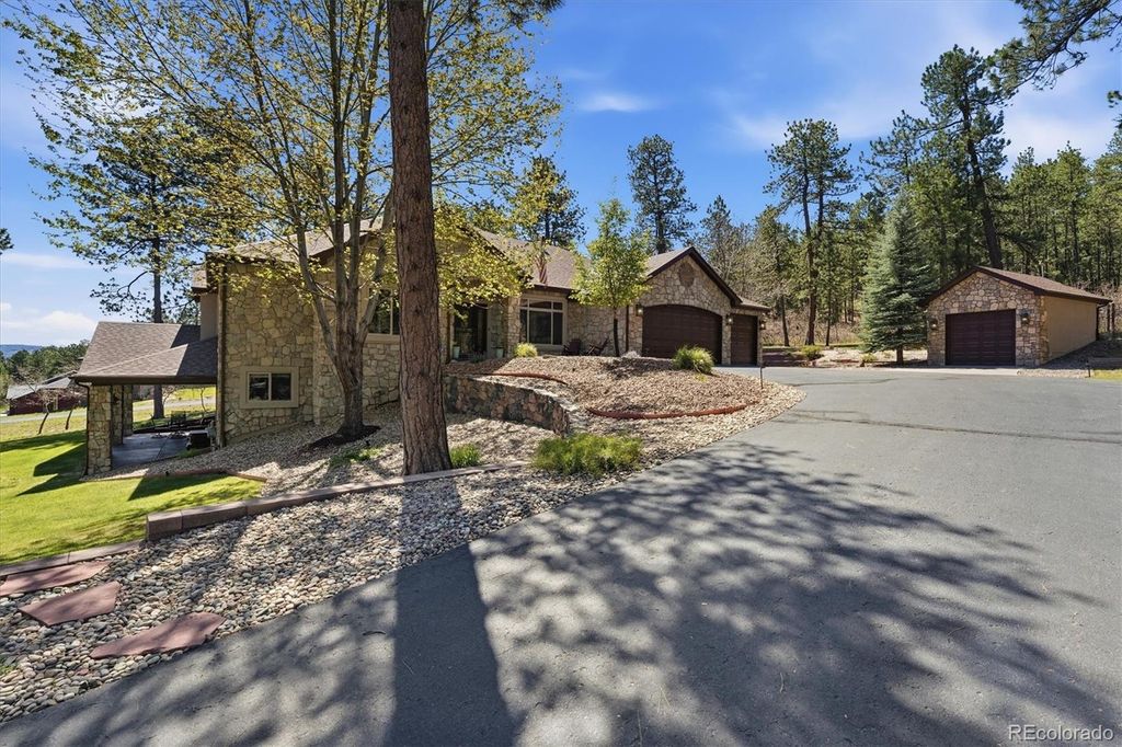 Photo of 4680 Mohawk Drive, Larkspur, CO 80118 (MLS # 8384025)
