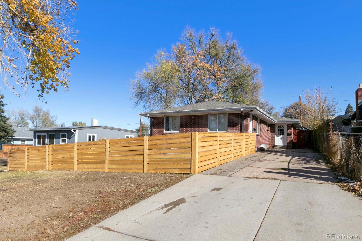 150 S Hooker Street