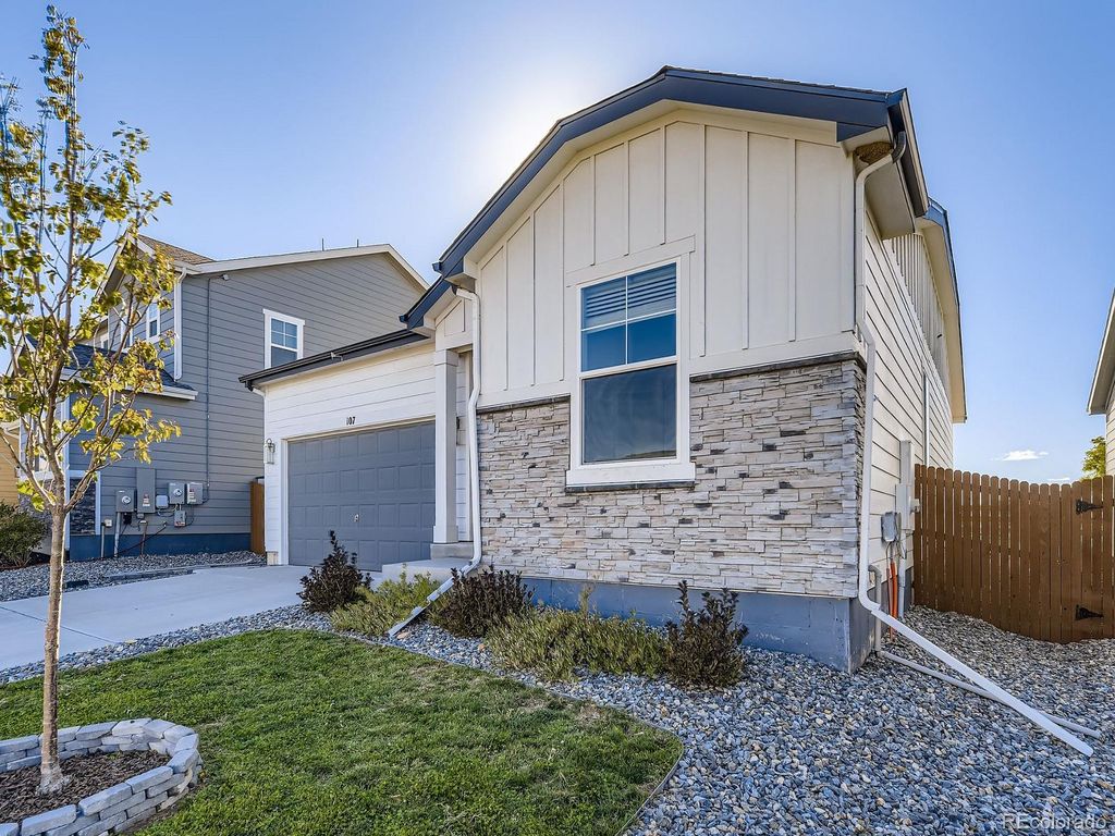 Photo of 107 S Edge Cliff Street, Castle Rock, CO 80104 (MLS # 1630899)