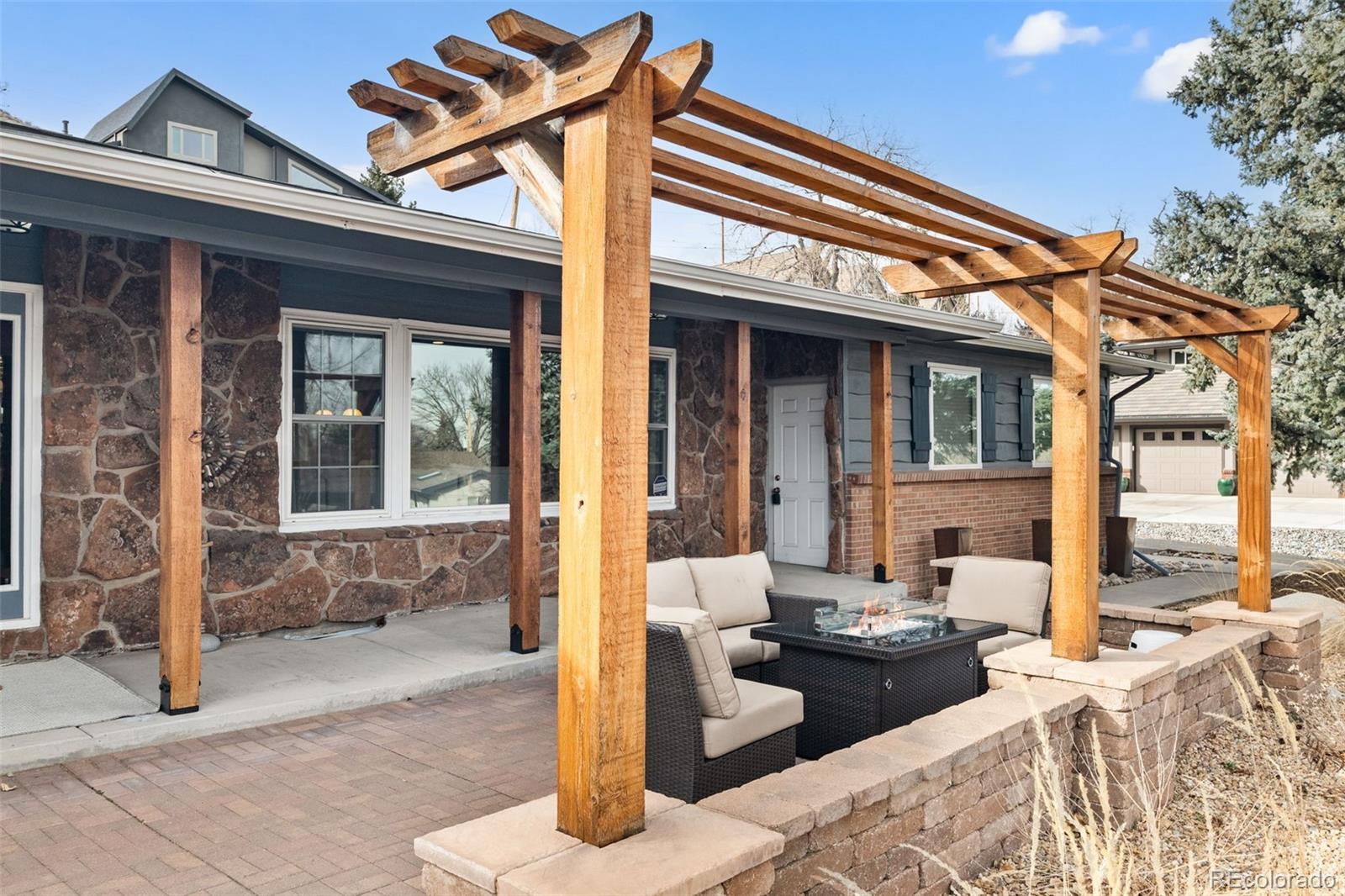 14100 Foothill Circle