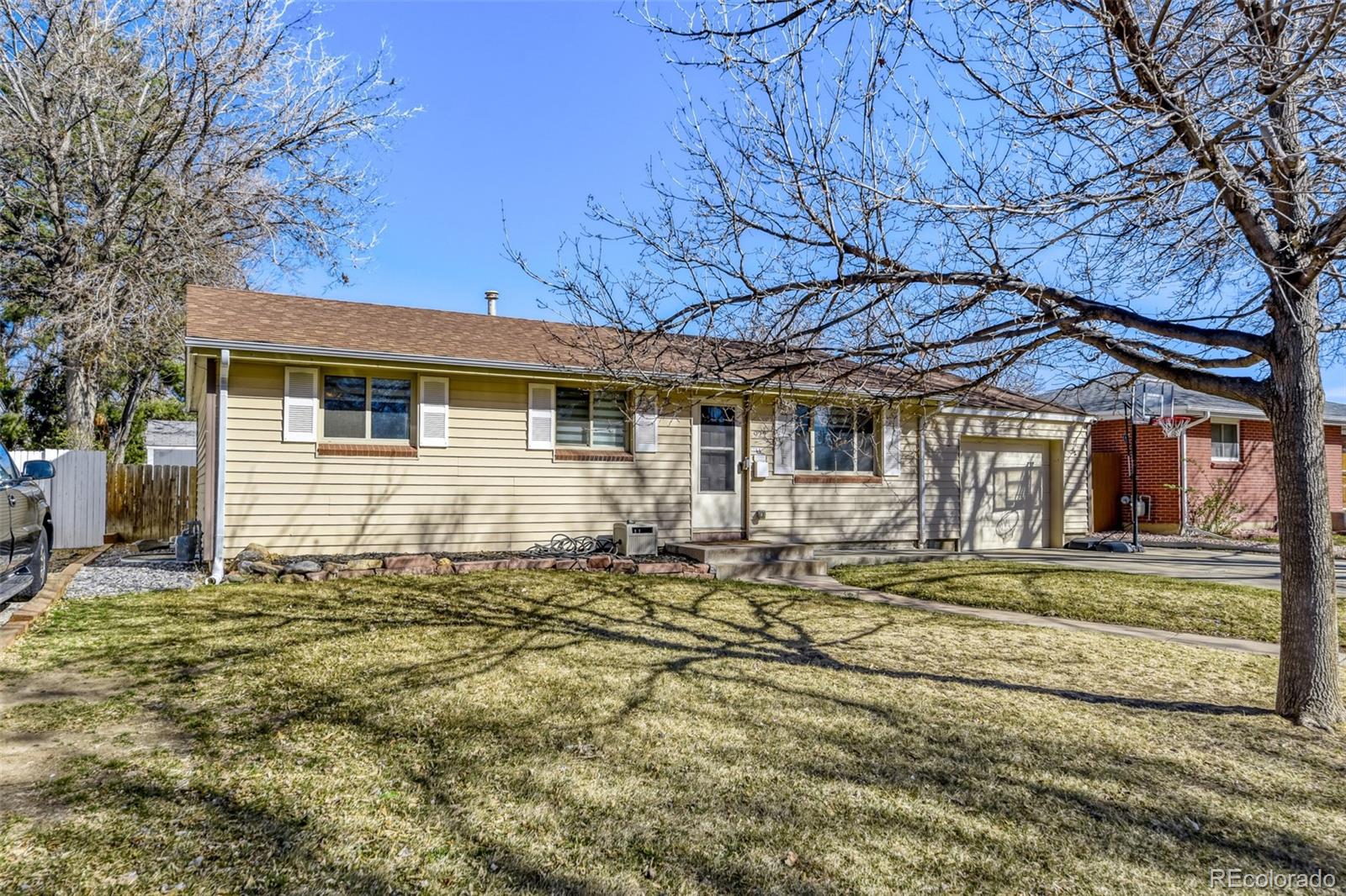 922 S Ironton Street