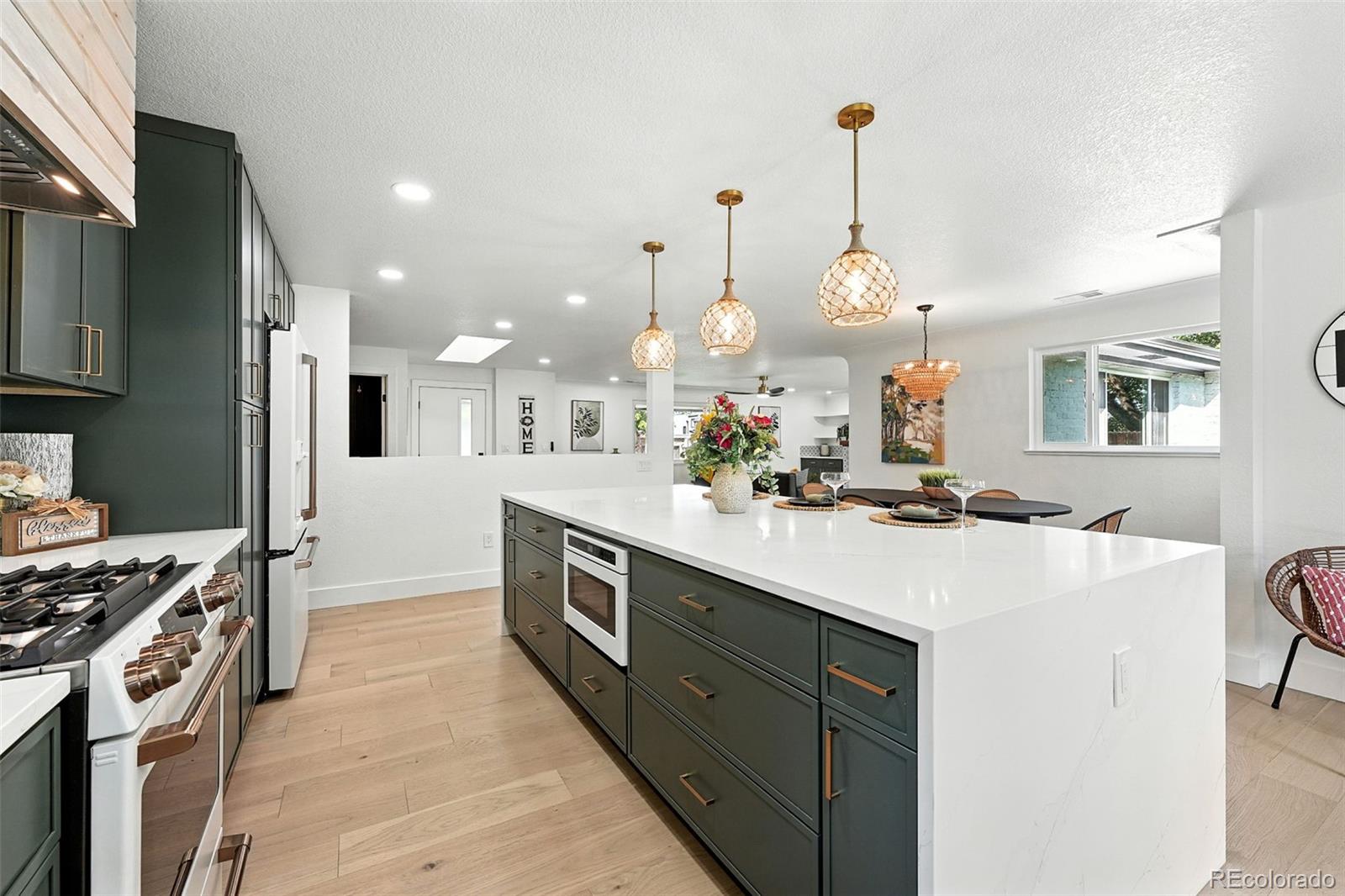 3444 S Bellaire Street