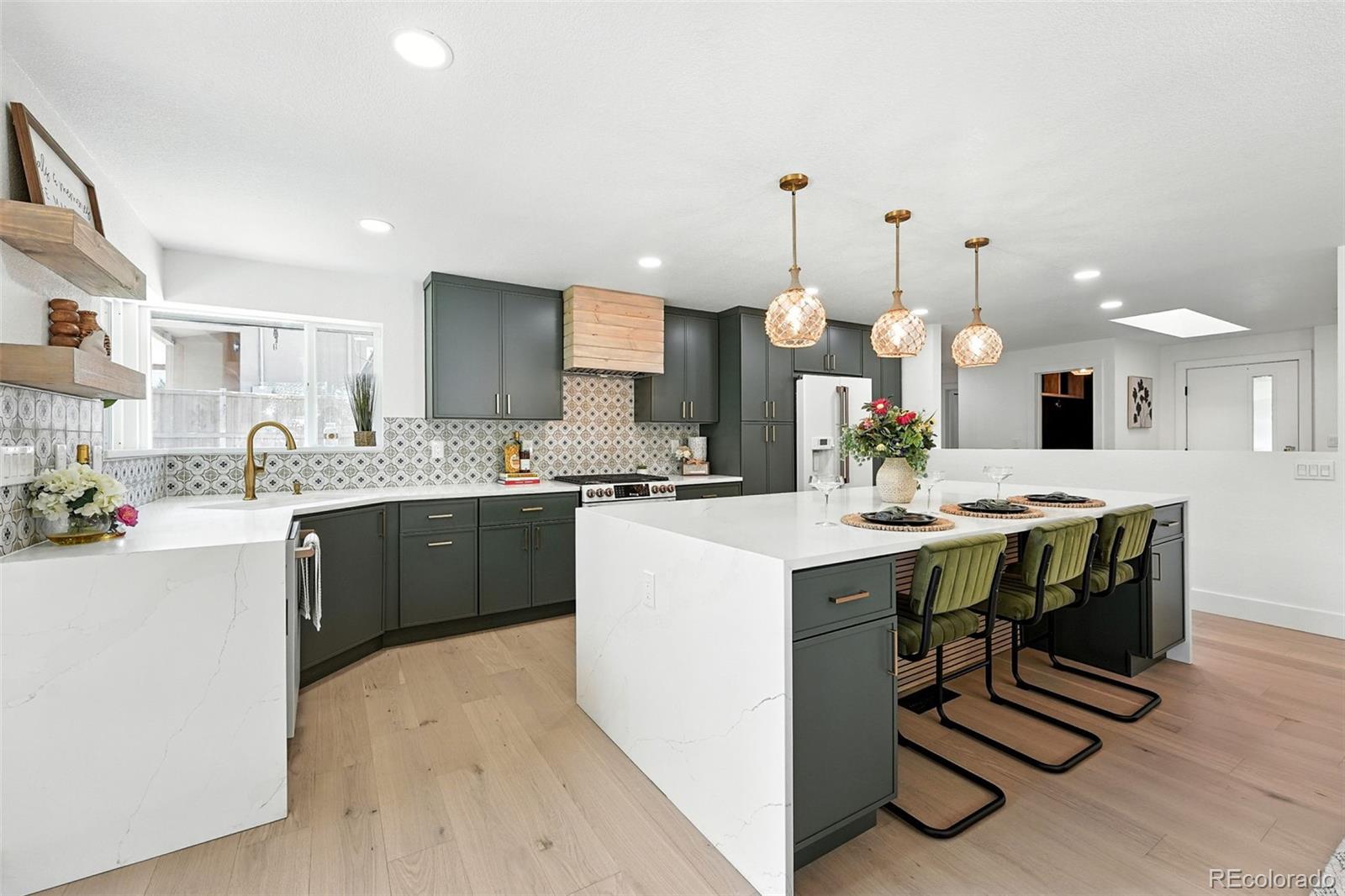 3444 S Bellaire Street