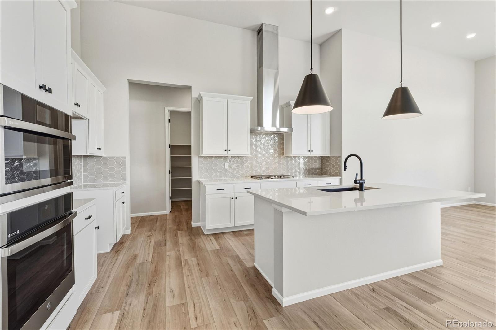 15276 Pontiac Street