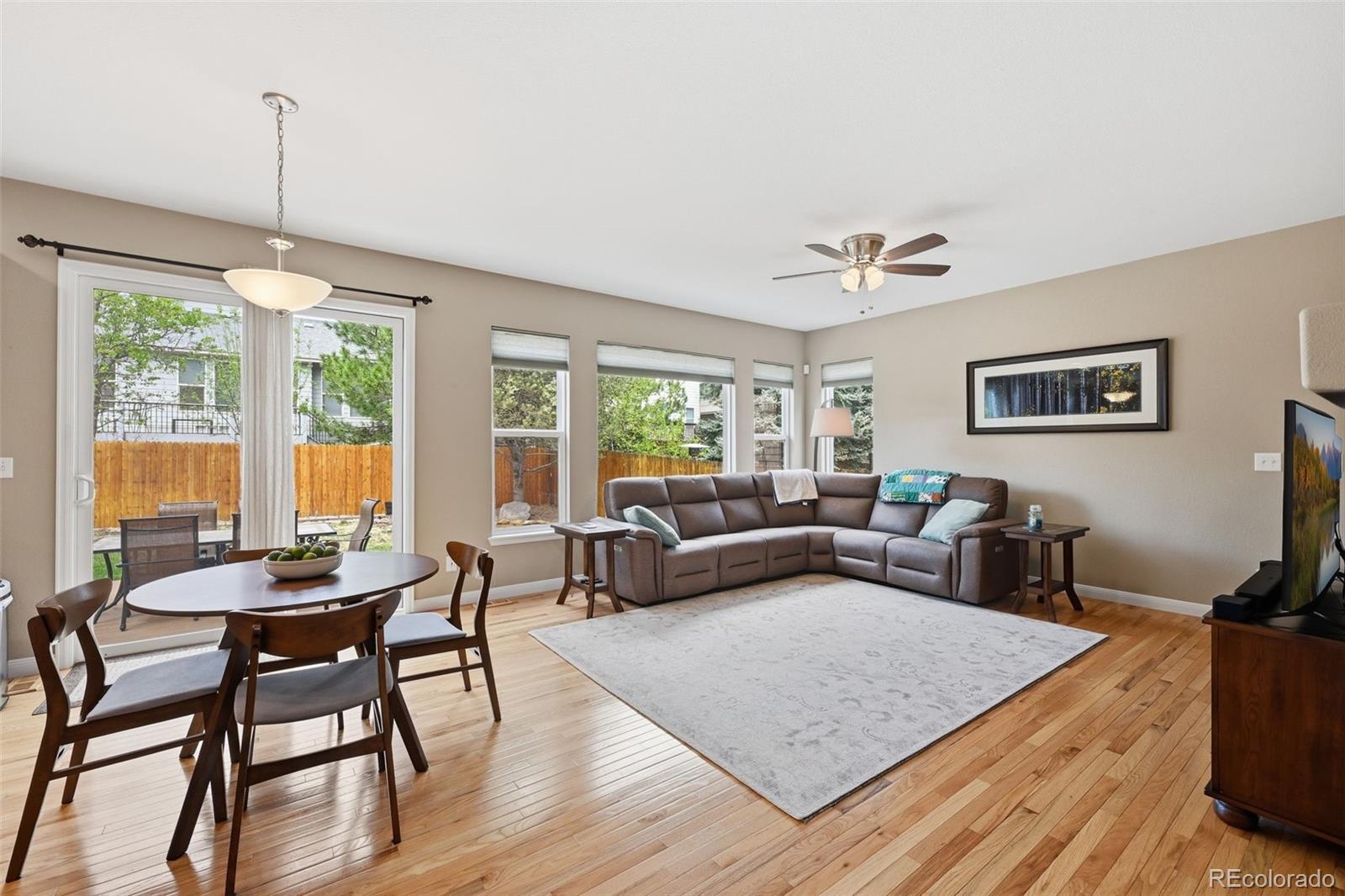 9837 W Vandeventor Drive