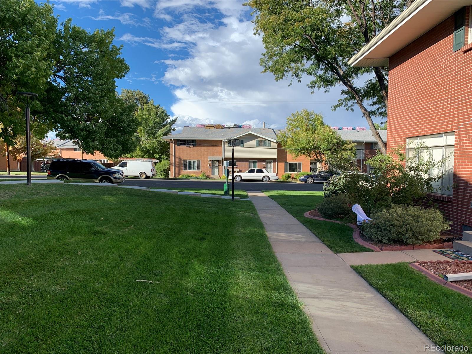 9252 E Mansfield Avenue