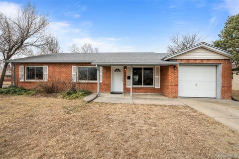 Photo of 701 Revere Street, Aurora, CO 80011 (MLS # 5362293)