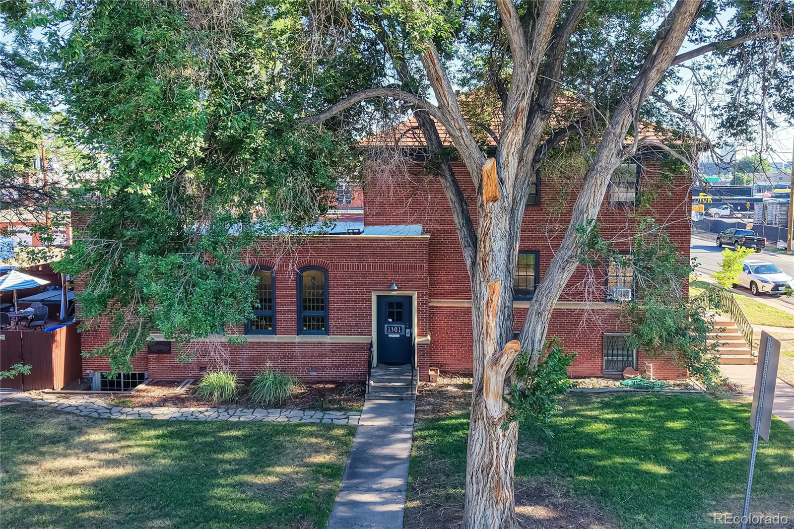 375 S Navajo Street 3