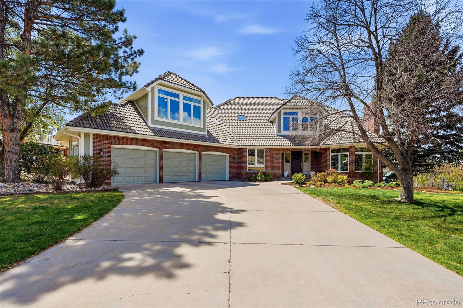 77 Falcon Hills Drive