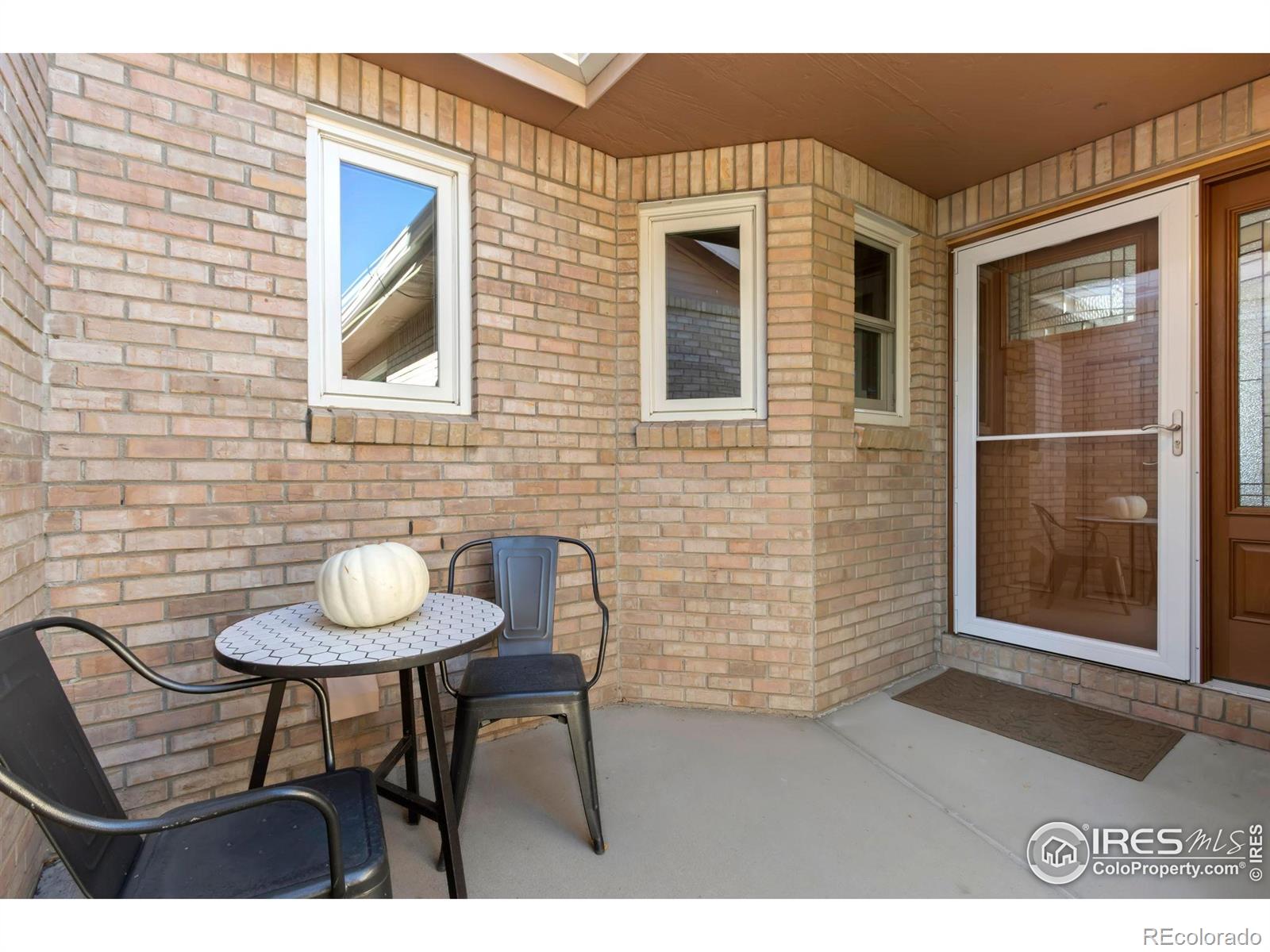 1531 W Swallow Road 28