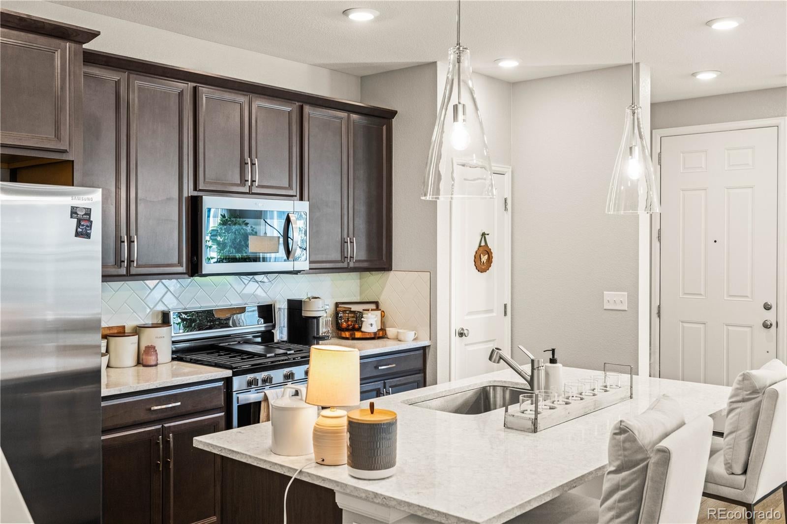 4346 S Netherland Street, Aurora, CO 80015 — MLS #9981805 — photo 14 of 41