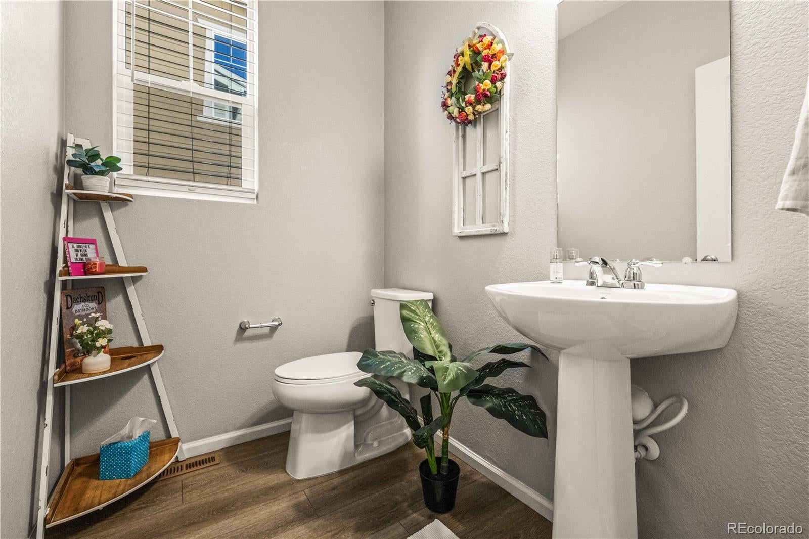 4346 S Netherland Street, Aurora, CO 80015 — MLS #9981805 — photo 13 of 41