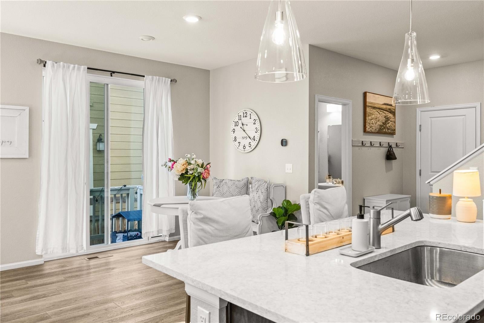 4346 S Netherland Street, Aurora, CO 80015 — MLS #9981805 — photo 10 of 41