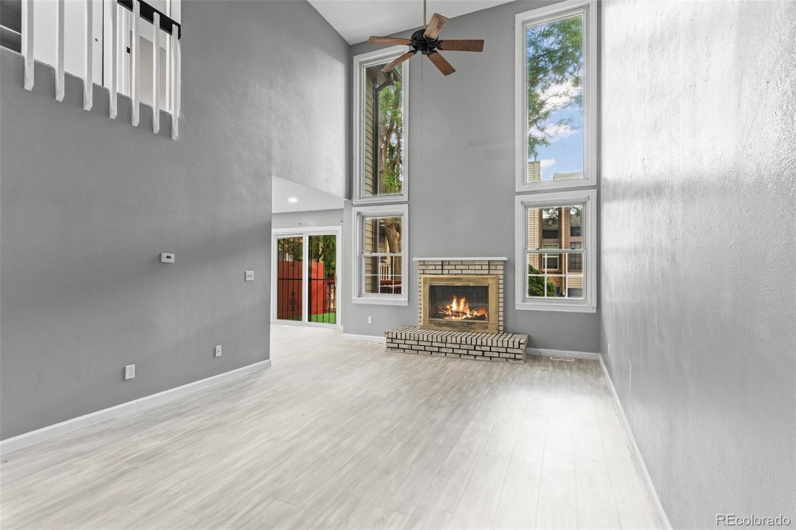 Photo 4 of 27 of 806 S Joplin Circle townhome