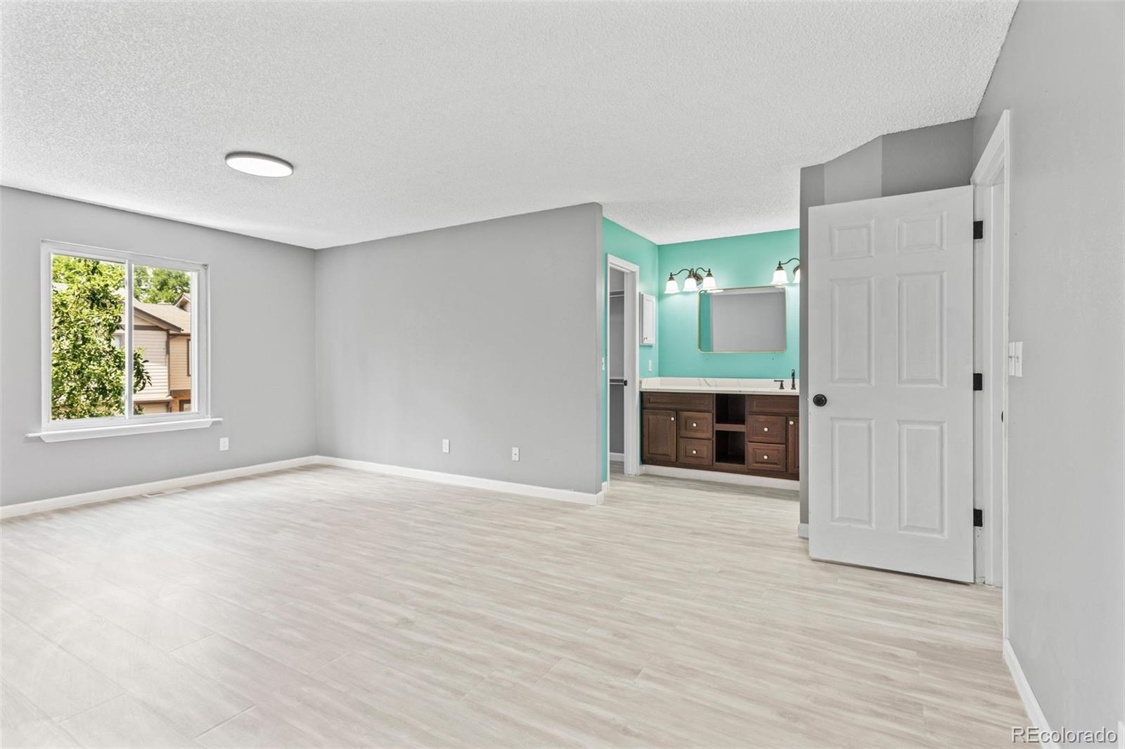 Photo 13 of 27 of 806 S Joplin Circle townhome